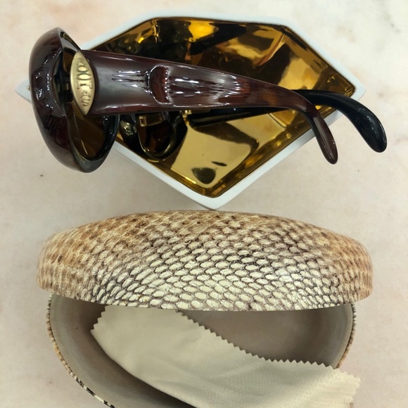 Sunglasses - Picture 3 of 8